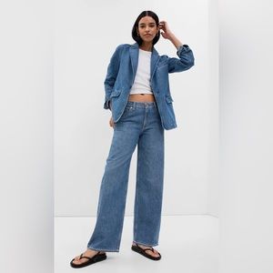 Gap Low Rise Stride Wide-Leg Jeans with Washwell Size 28